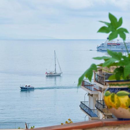 Casa Maccers Lejlighed Giardini Naxos Eksteriør billede