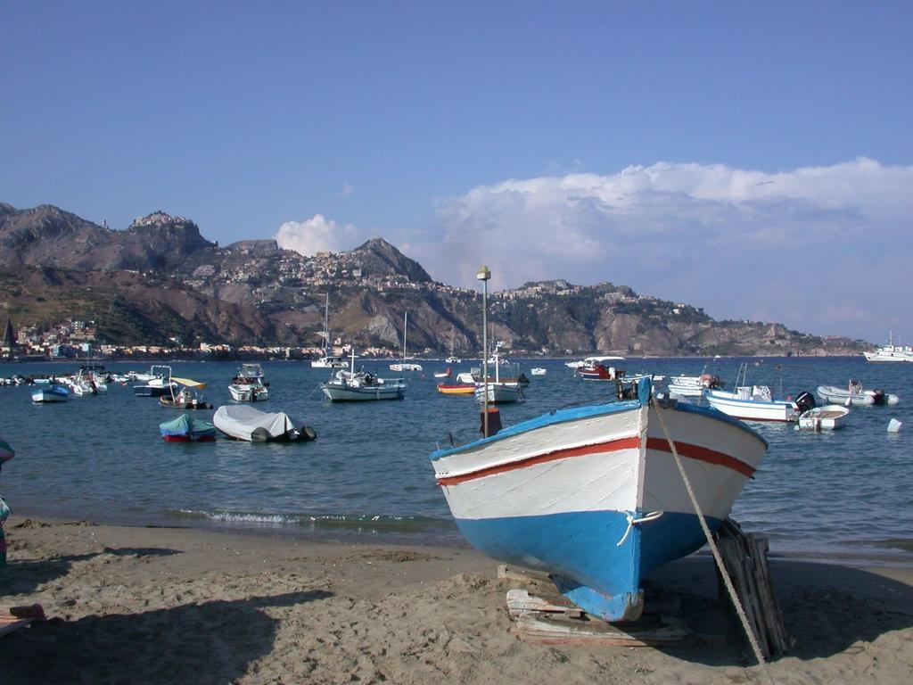 Casa Maccers Lejlighed Giardini Naxos Eksteriør billede