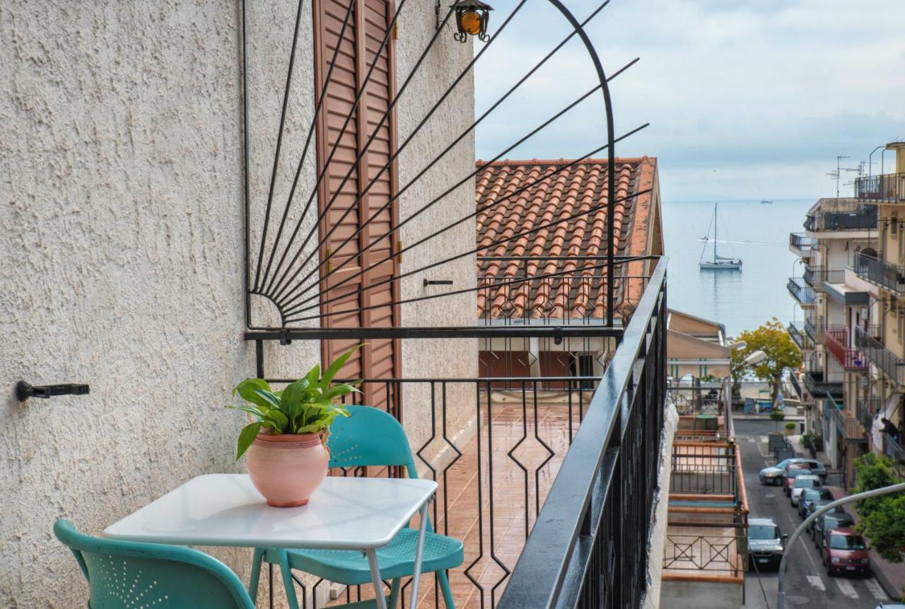 Casa Maccers Lejlighed Giardini Naxos Eksteriør billede