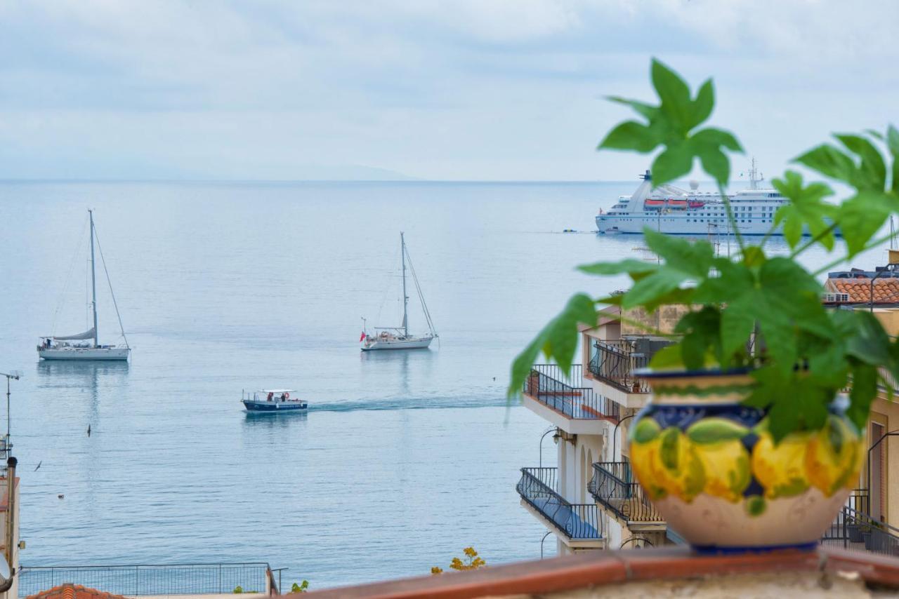 Casa Maccers Lejlighed Giardini Naxos Eksteriør billede